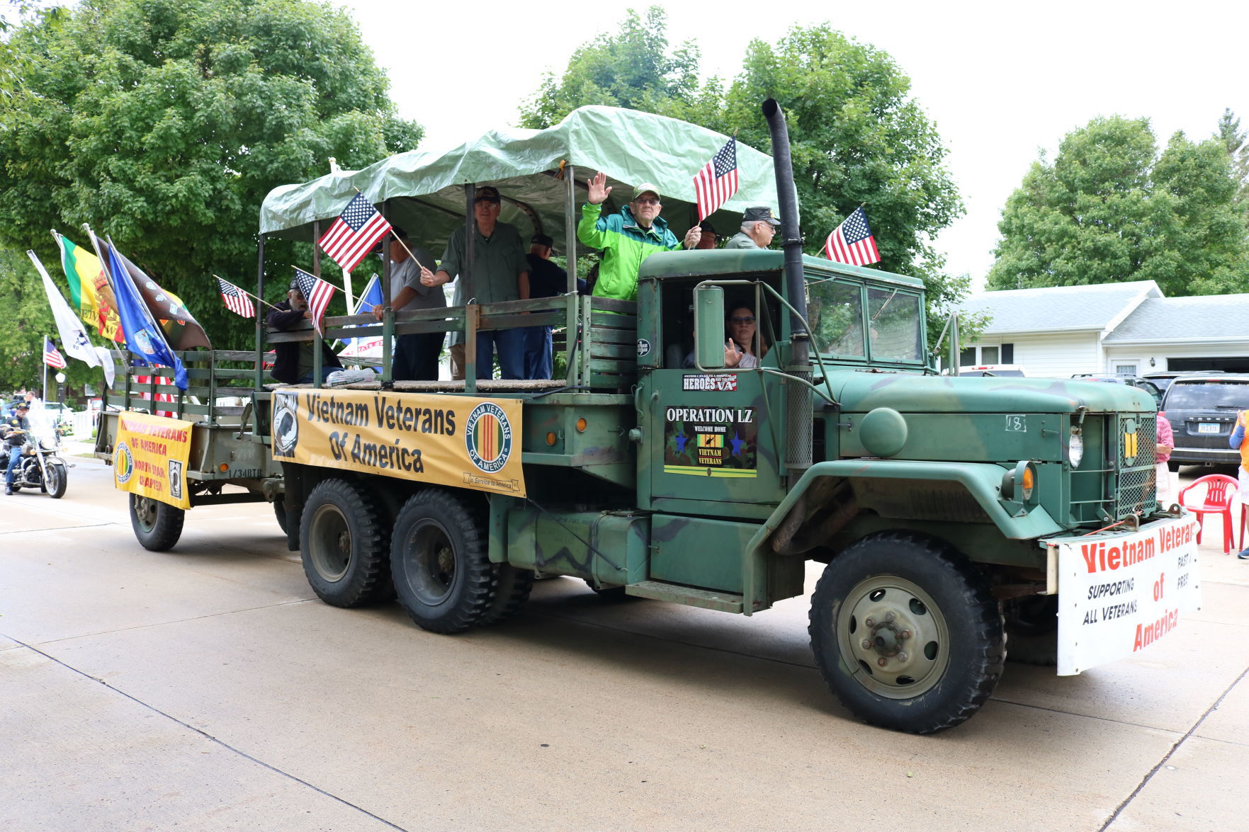 Parade 2